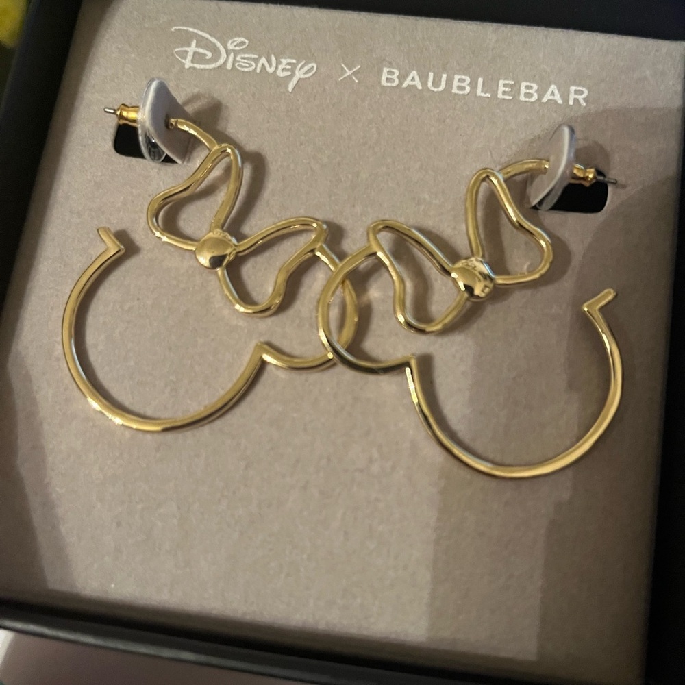 New Baublebar Disney gold Minnie outline earrings - Picture 3 of 5